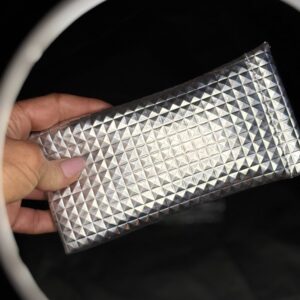 Glasögonfodral i silver (magnetlås)